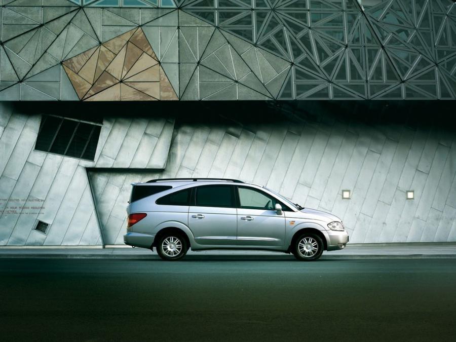  SsangYong Rodius 2007 года  (фото 4 из 10)